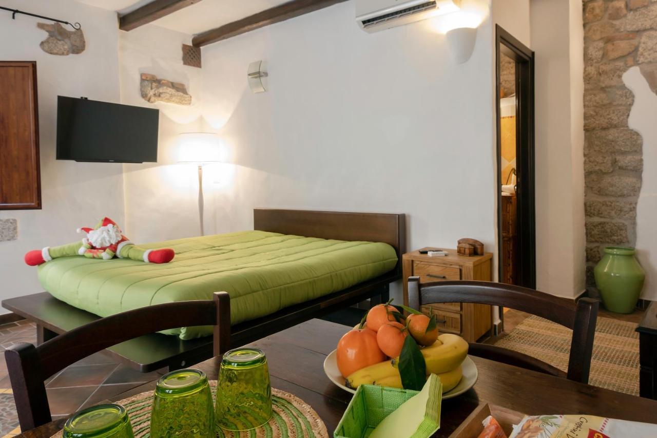 Amsicora 8 Hotel Олбия Екстериор снимка